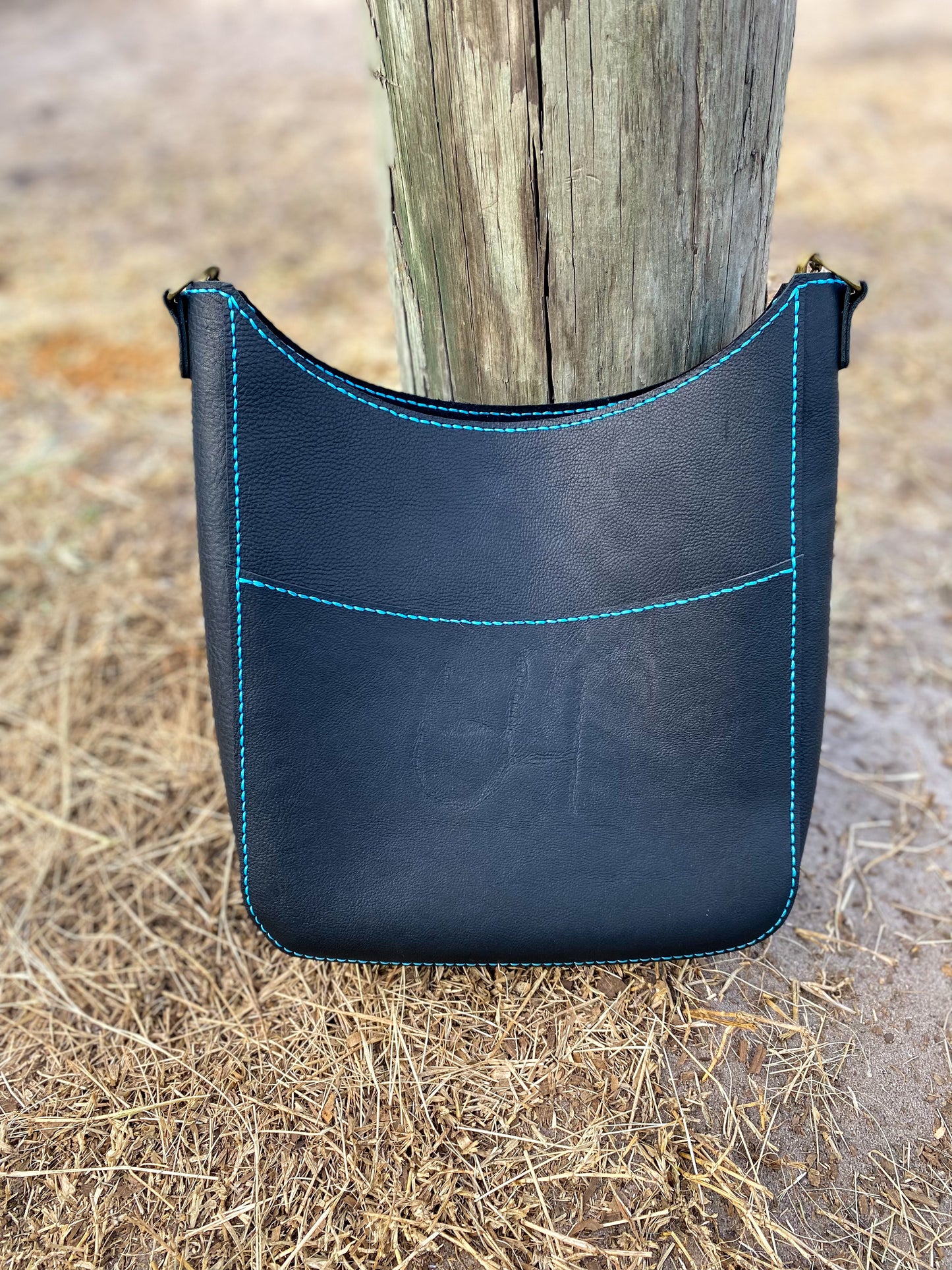 Handcrafted leather tote (black)